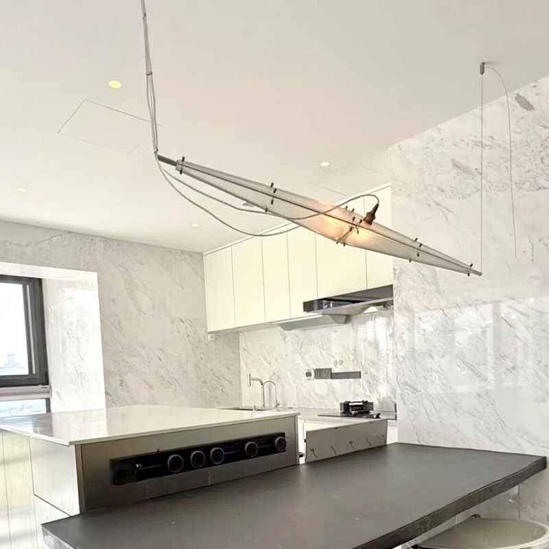 ثريا زجاجية LED بتصميم بسيط، إ - مراجعة Interior Design Hall وسعره