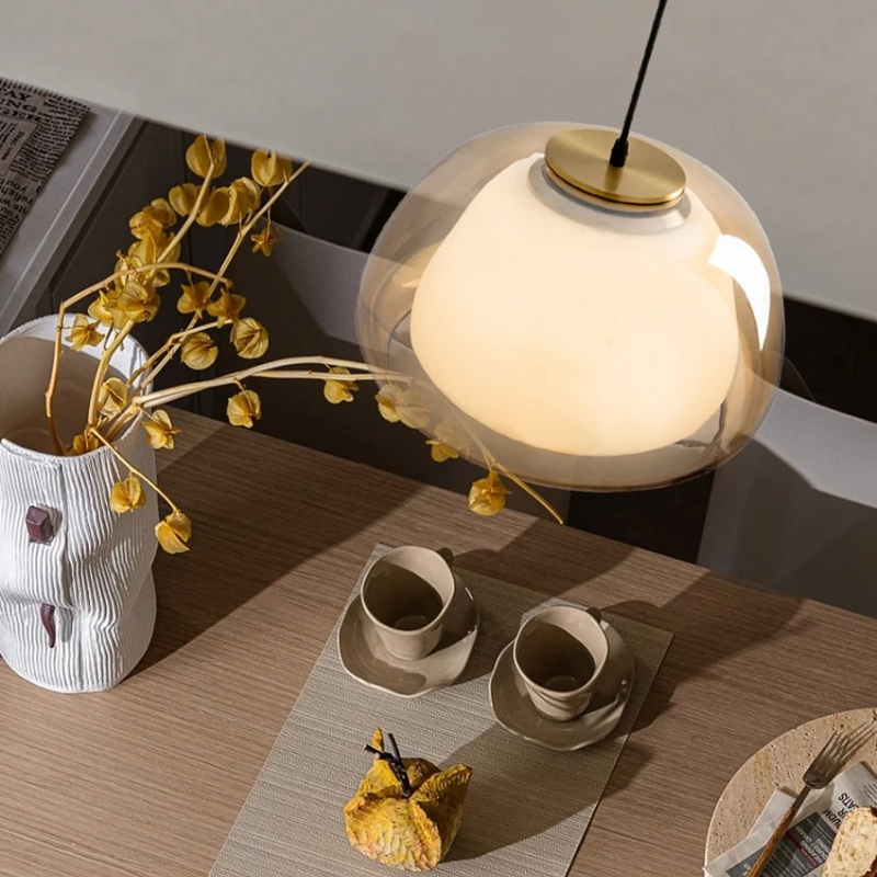 ثريا زجاجية بتصميم دنماركي للم - مراجعة Interior Design Hall وسعره